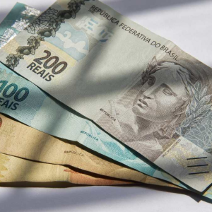 Oficial: decreto reajusta o Salário-Mínimo de 2026 para R$ 1.621,00